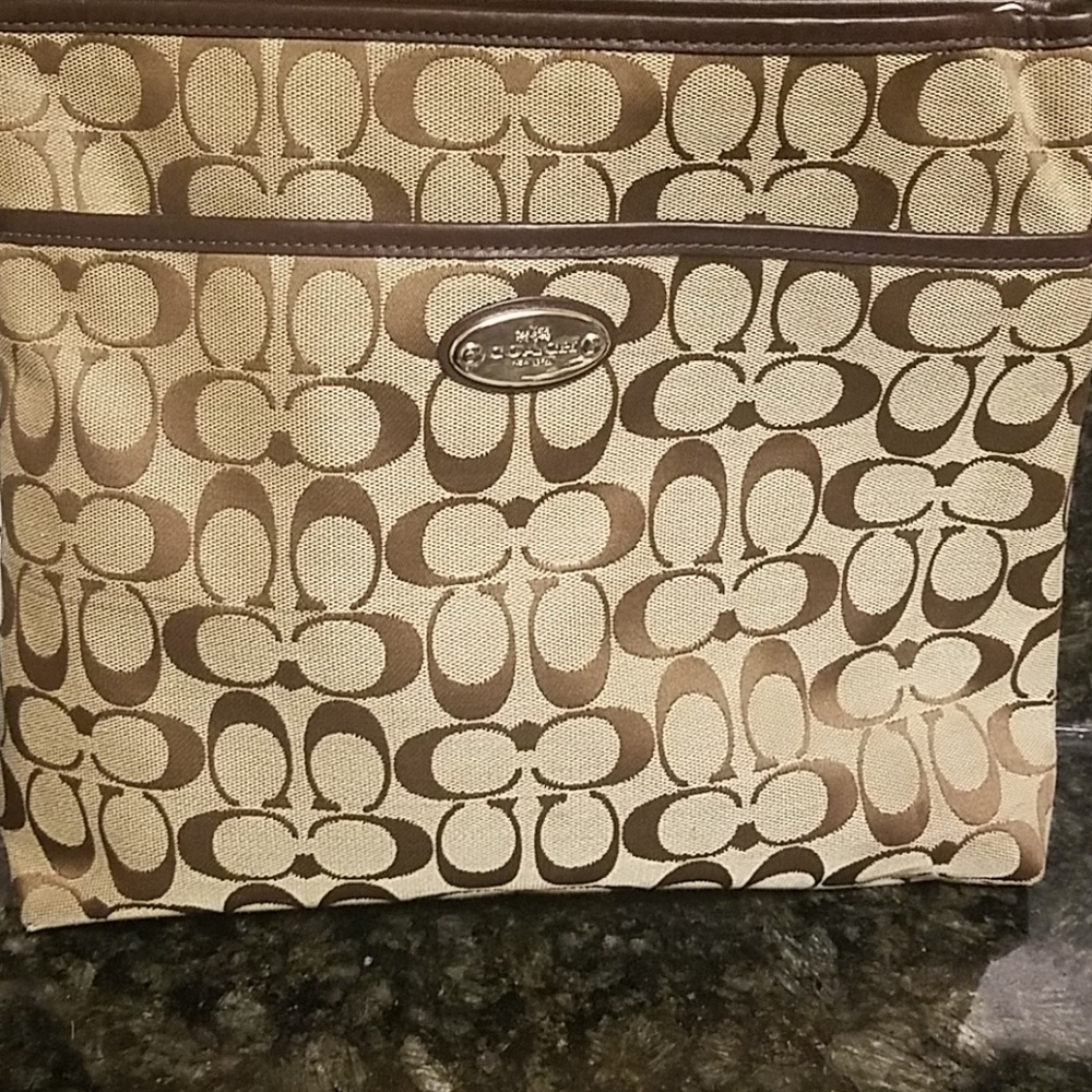 Coach purse with shoulder strap